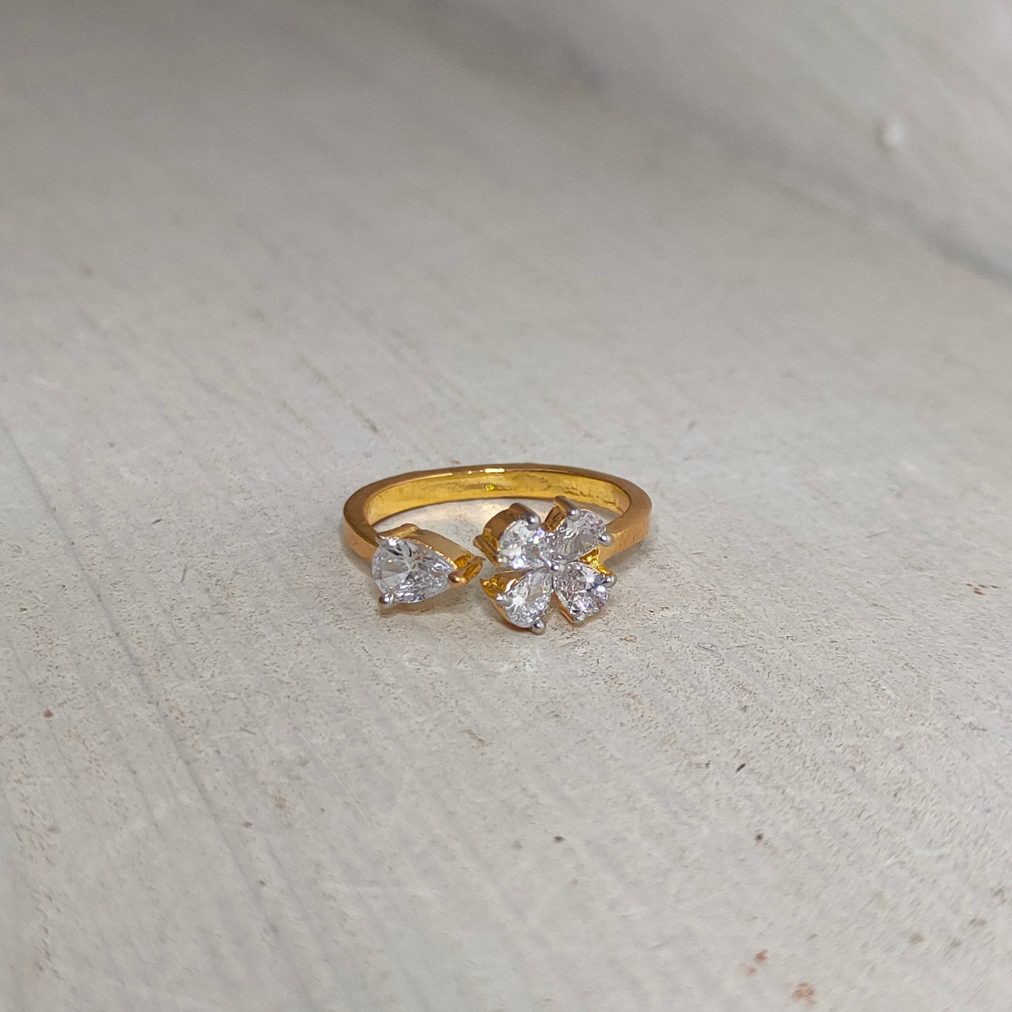 Gold Clover Ring